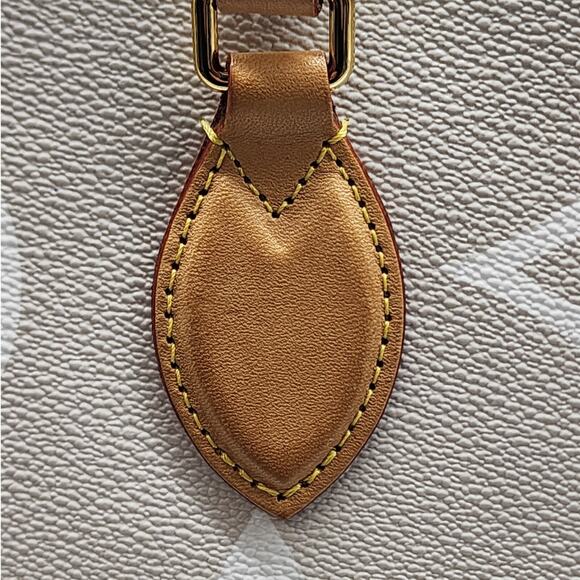 Louis Vuitton OnTheGo Tote By The Pool Monogram Giant GM Multicolor Peach Brume - Picture 9 of 10